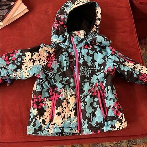 Reima kids ski jacket lots of pockets removable hoodie excellent condition 4T